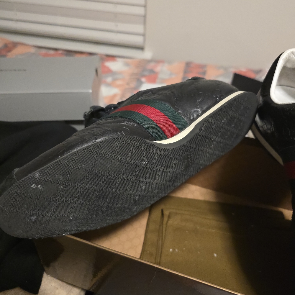 Preowned Gucci Black Sneakers with Signature Stripe - Picture 3 of 4